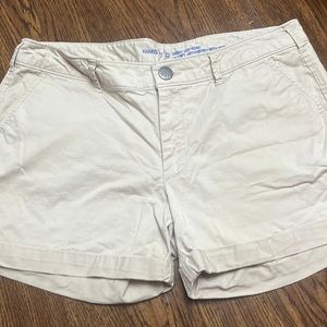 Gap khaki shorts